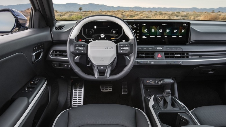 2025 Kia K4 cabin