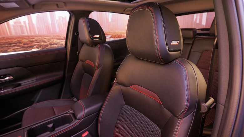 2025 Nissan Kicks front seats
