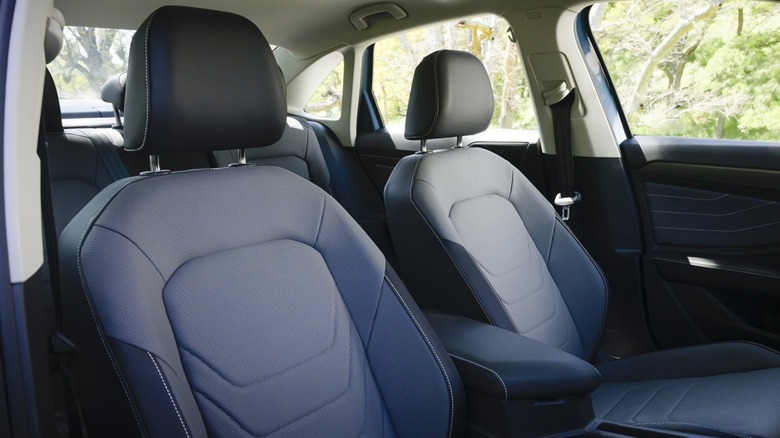 2025 Volkswagen Jetta front seats