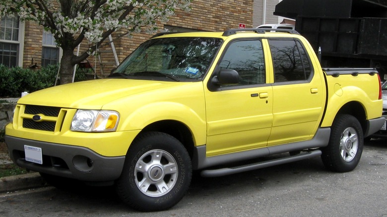 Ford Explorer Sport Trac front 3/4