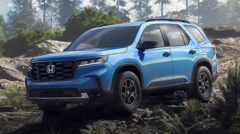 A blue 2025 Honda Pilot