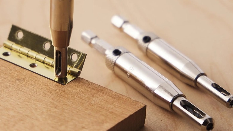 installing a hinge with self-centering bit