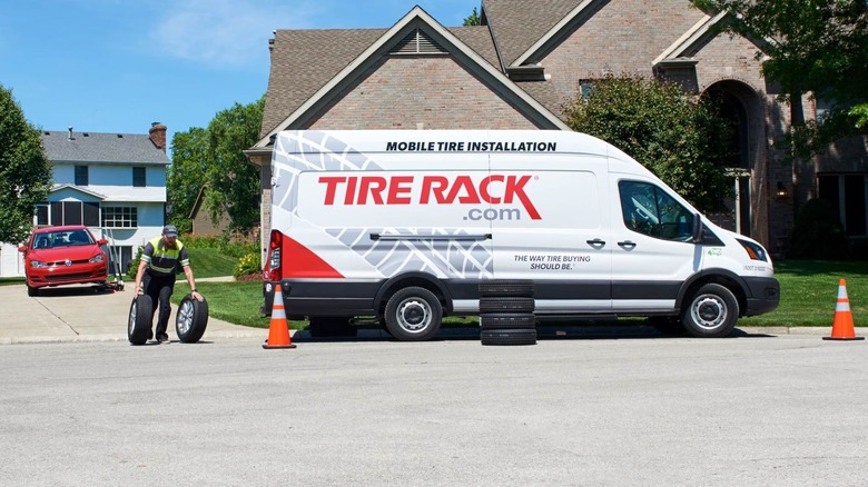tire rack van delivering to home