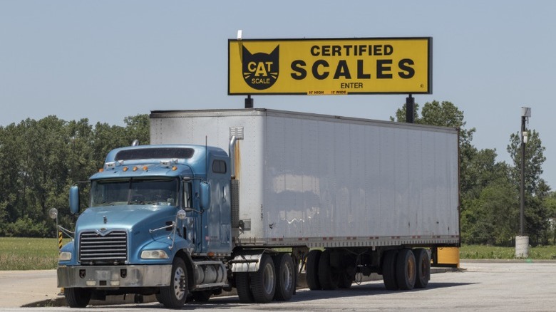 A truck at a weigning station
