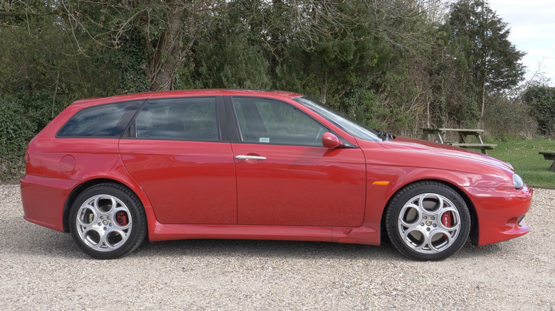 Alfa Romeo 156 Sportwagon GTA side profile