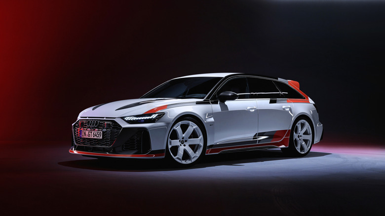 2025 Audi RS 6 Performance GT with IMSA livery front 3/4 view