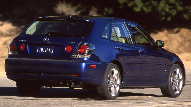 Lexus IS 300 SportCross rear 3/4 view