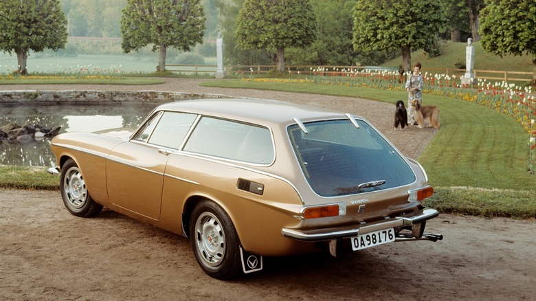 Volvo 1800ES shooting brake wagon rear 3/4 view