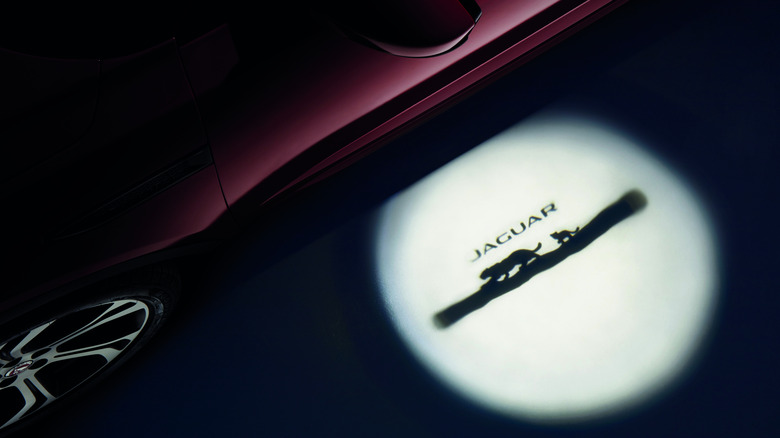 Jaguar E-Pace puddle lamps