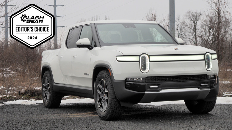 White 2024 Rivian R1T Dual-Motor with an Editor's Choice badge from MMtech Online