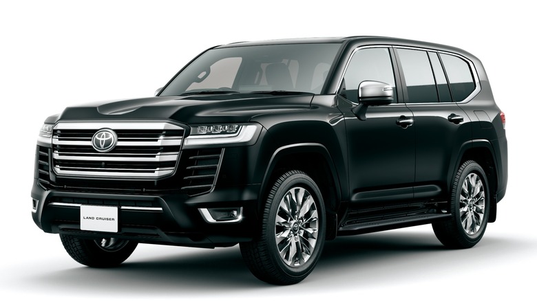 Black Toyota Land Cruiser 300 press photo