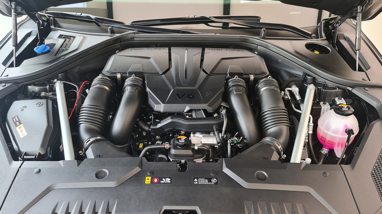 The engine bay of a Hyundai with a 3.5T engine in it