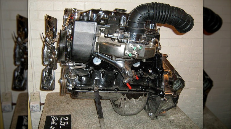 A clear view of the 2.5L inline-4 engine on display.