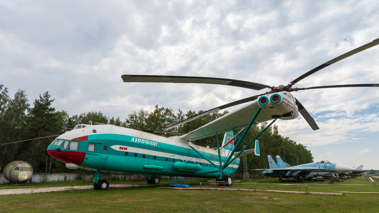 mil v-12 helicopter museum