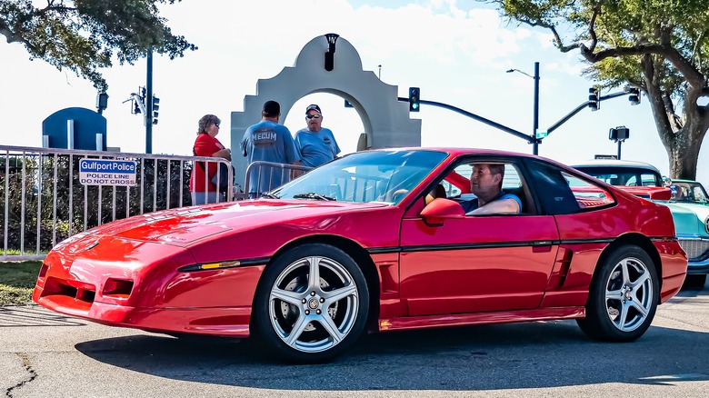 Pontiac Fiero GT