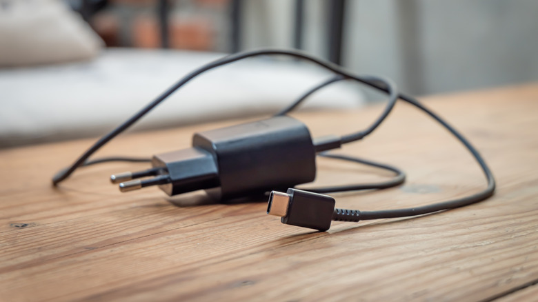 USB power cord and block