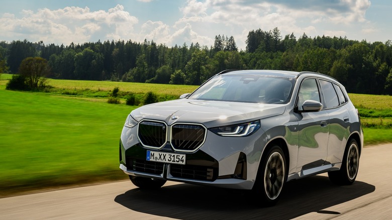 A 2024 BMW X3 20
