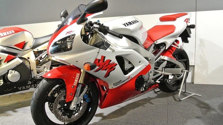 red and gray 1998 Yamaha YFZR1K