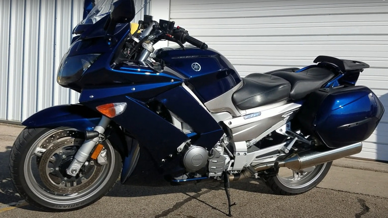 dark blue 2006 Yamaha FJR1300