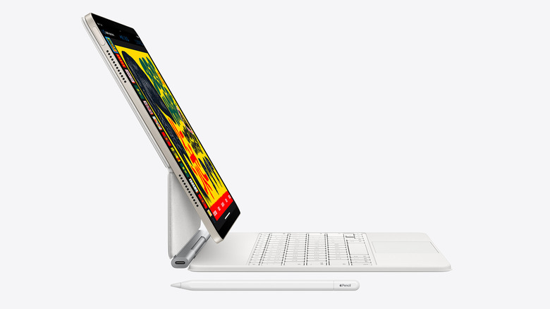 Apple iPad Keyboard and Pencil