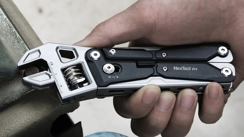 NexTool W4 Adjustable Ratchet Wrench Multi-Tool