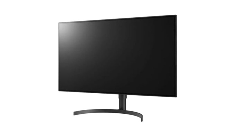 LG 32HL512D-B on display
