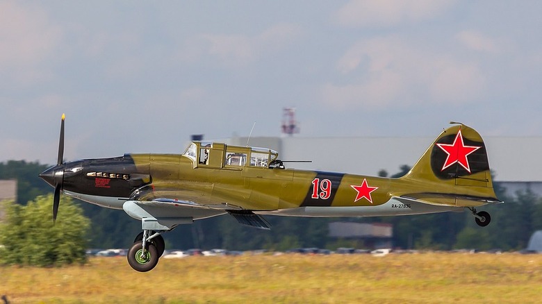 IL 2 Ilyushin Sturmovik aircraft on landing approach