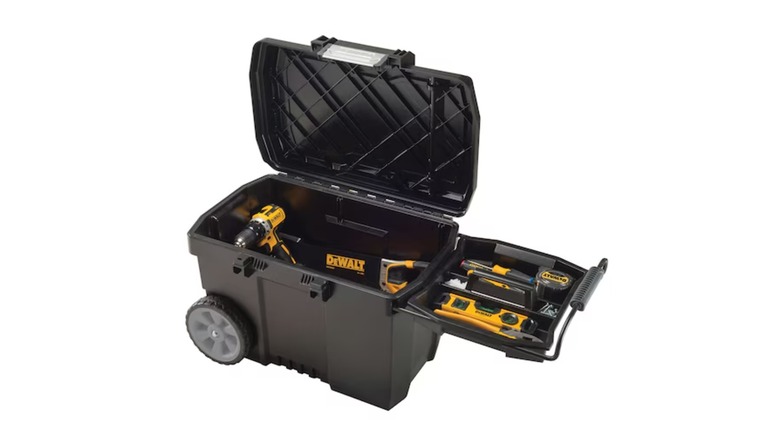 DeWalt 25-Inch, 15-Gallon Polypropylene Rolling Tool Box
