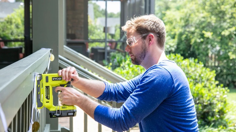 Ryobi 18V ONE+ Compression Drive 3/8-Inch Crown Stapler