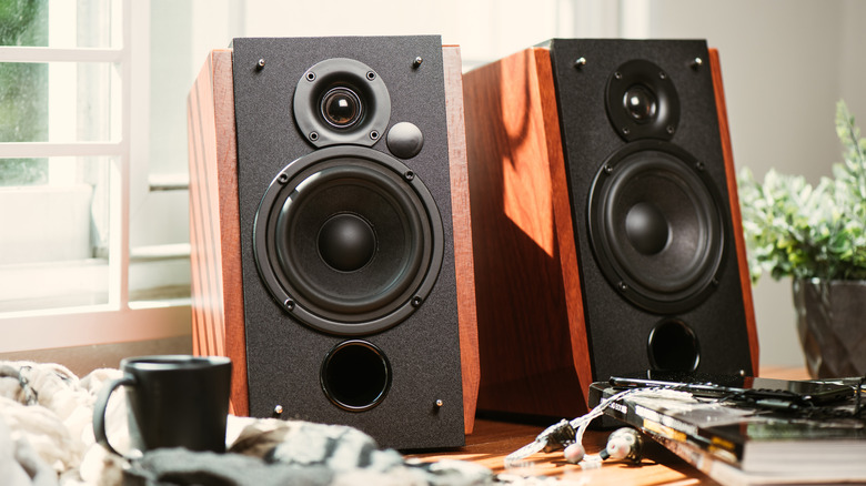 Stereo speakers