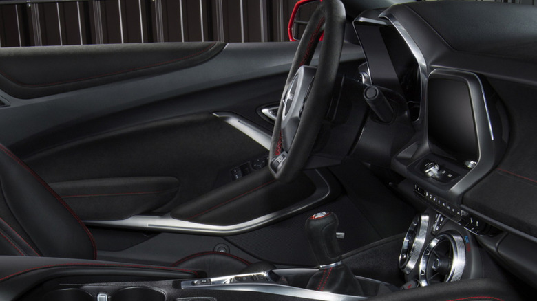 2019 Chevrolet Camaro ZL1 interior side view