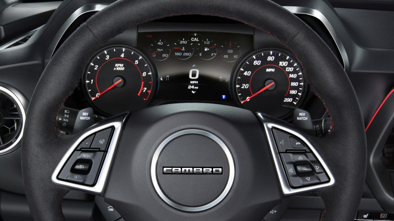 2019 Chevrolet Camaro ZL1 steering wheel and instrument panel