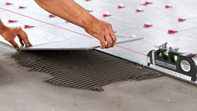 AikTryee Laser Level Line Tool