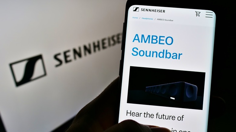 The Sennheiser logo and app
