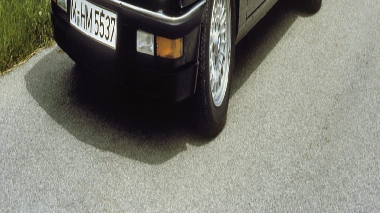 BMW E28 M5 front 3/4 view