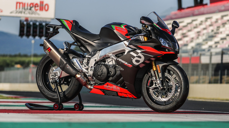 Aprilia RSV4 Factory 1100