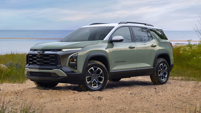 2025 Chevrolet Equinox front 3/4 view