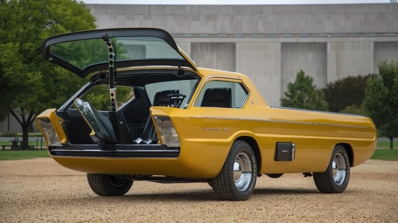 Dodge Deora with front open