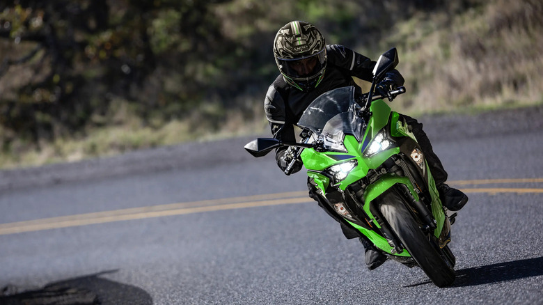 Kawasaki Ninja 500 on canyon roads