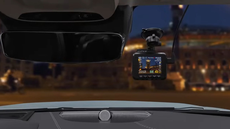Rove Dash Cam on windshield in black