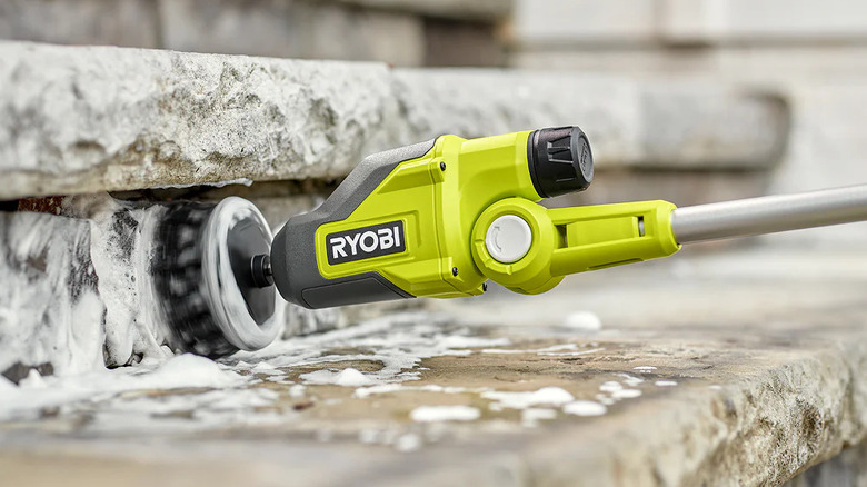 Ryobi USB Lithium Telescoping Power Scrubber Kit scrubbing steps