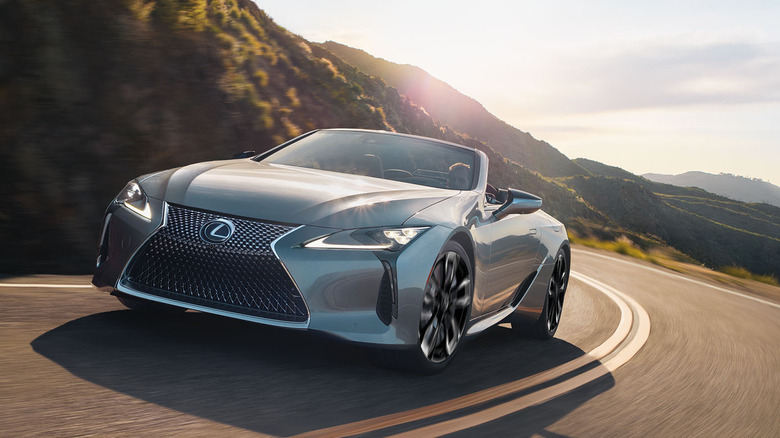 Lexus LC500 Convertible dynamic image front 3/4 view