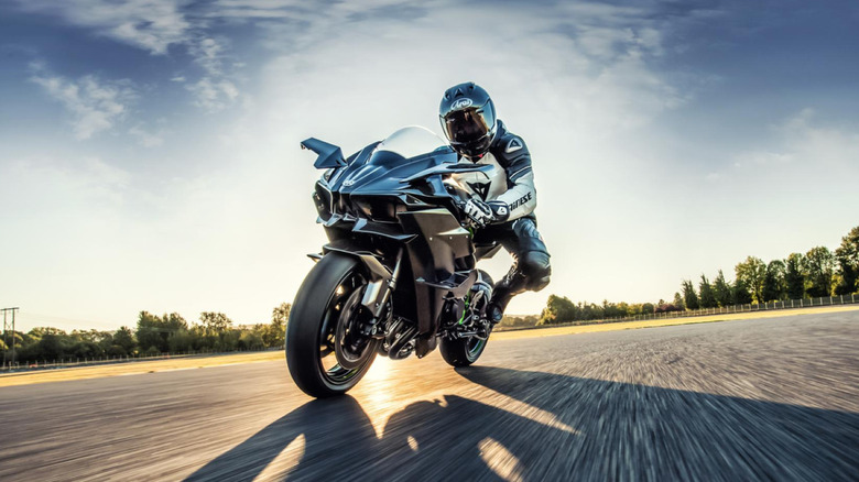 Kawasaki Ninja H2 R cornering on track