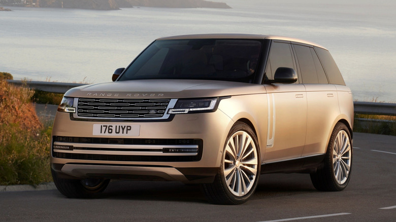 Land Rover Range Rover cornering at speed