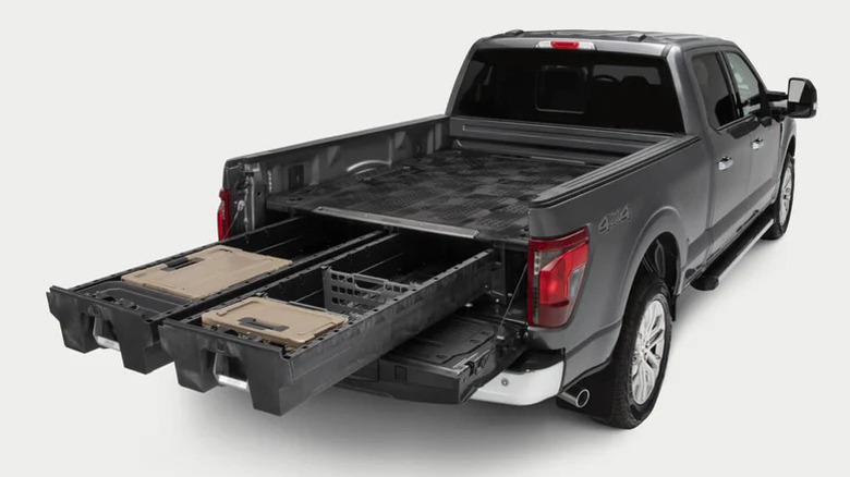 Decked cargo system in a truck