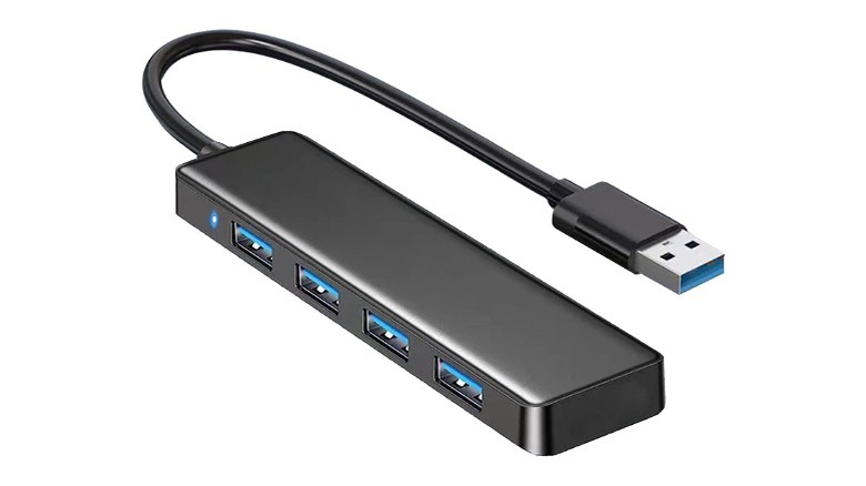 USB hub splitter with four ports