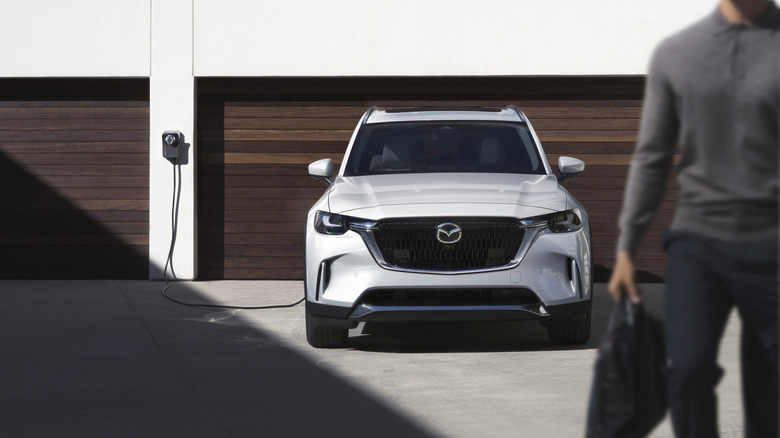 2025 Mazda CX-90 PHEV charging