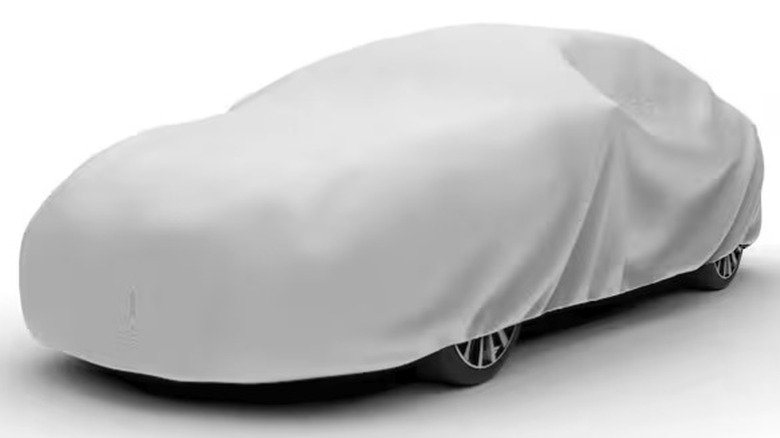 Budge Lite Size 5 Car Cover on display
