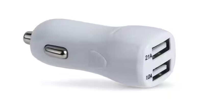 Tech and Go 2-Port Car Charger on display