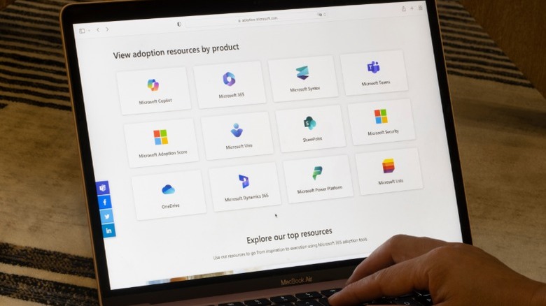 Different Microsoft services on a laptop